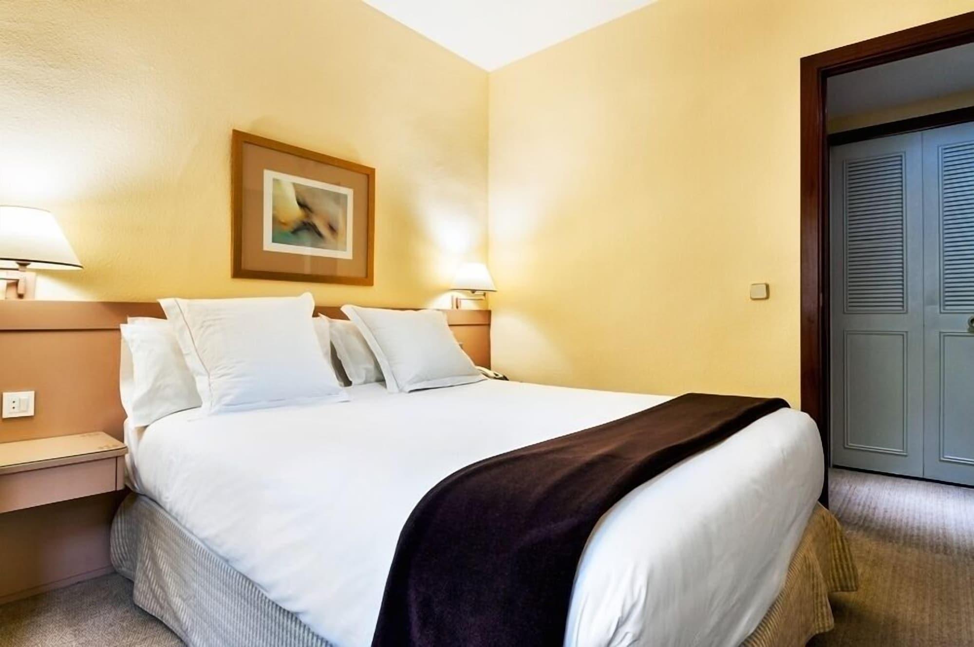 Espahotel Plaza Basilica Madrid Exteriör bild