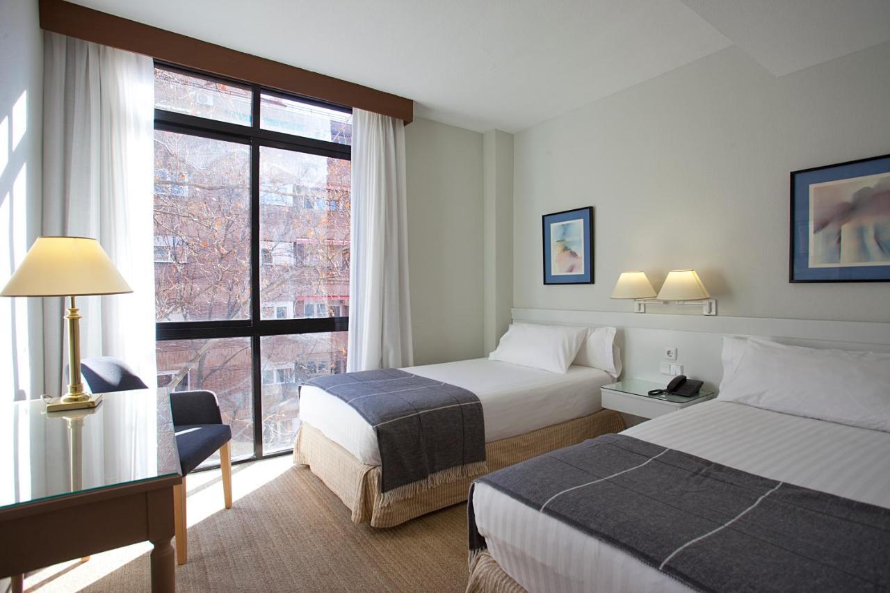Espahotel Plaza Basilica Madrid Exteriör bild