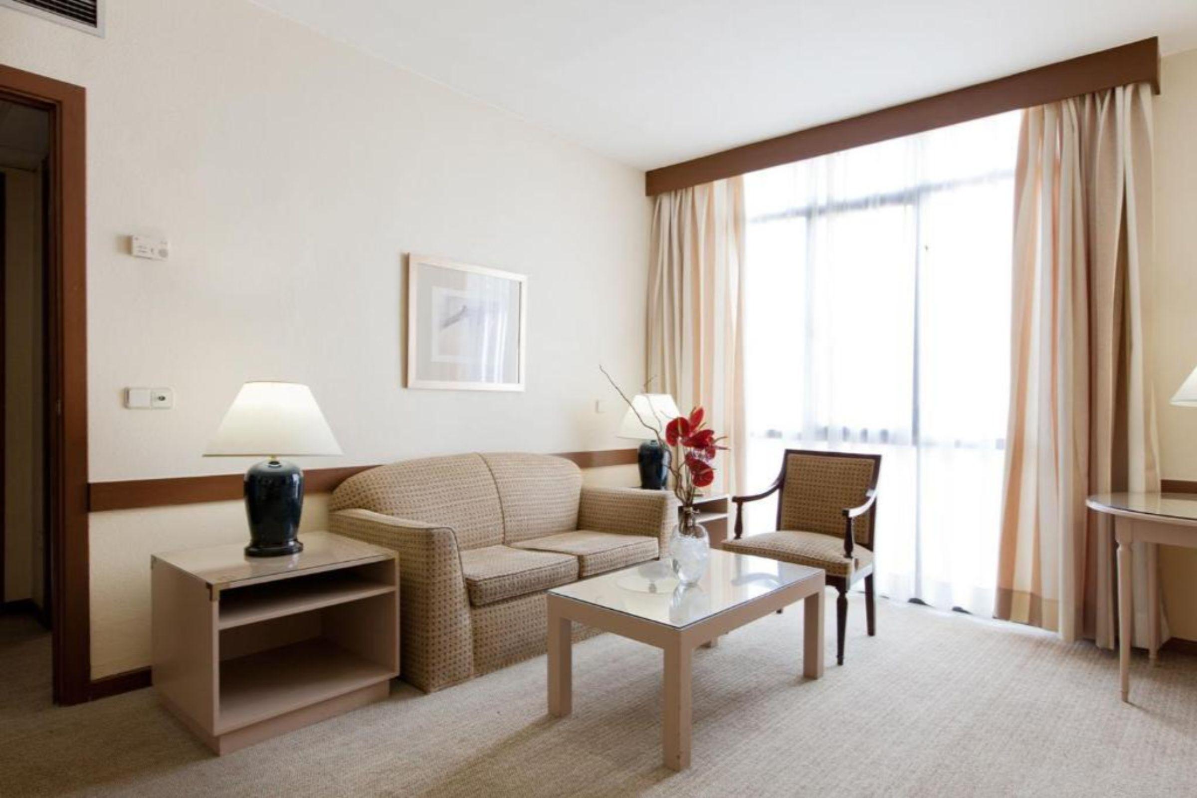 Espahotel Plaza Basilica Madrid Exteriör bild